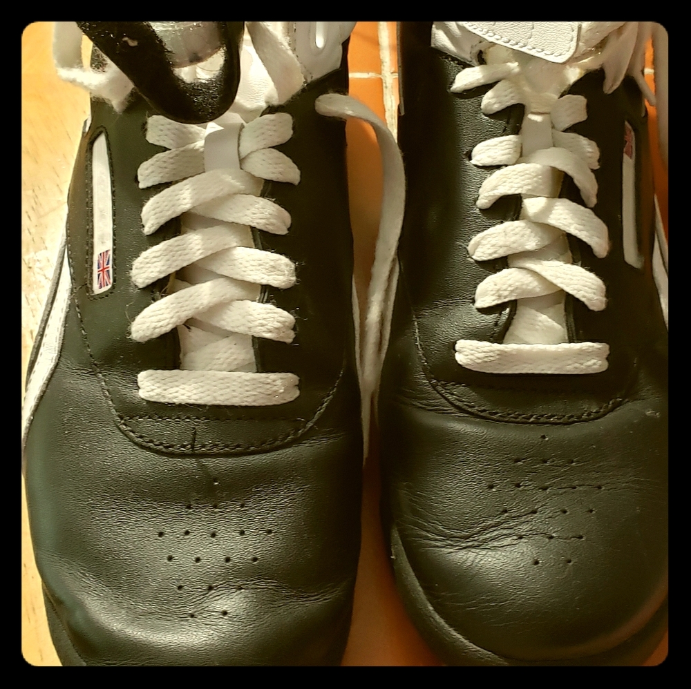 Hit Top Reeboks